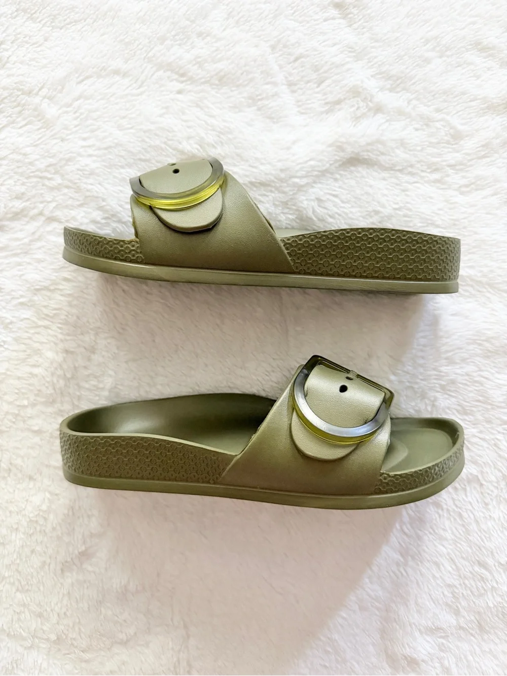 Time and Tru One Buckle Sandals Olive Green Size 7
